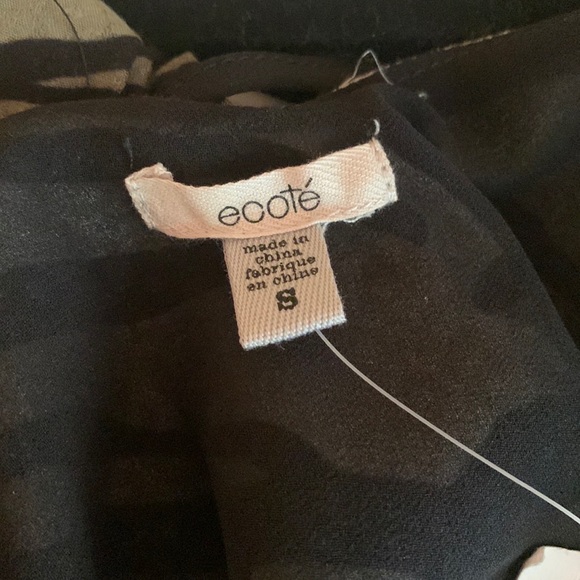 Urban Outfitters green tiger dress. Size S - Picture 5 of 5